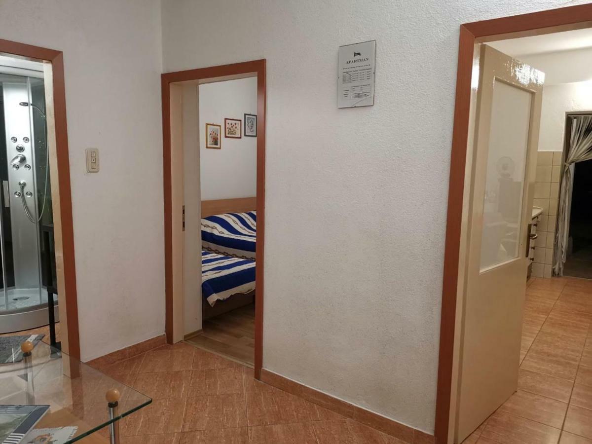 Apartmani Spomenka Seline Exterior photo