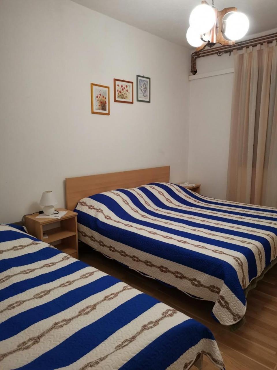 Apartmani Spomenka Seline Exterior photo