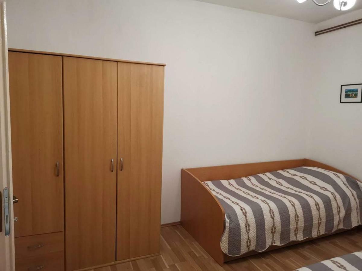 Apartmani Spomenka Seline Exterior photo
